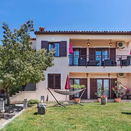 Lovely In Vodnjan With House Sea View Apartment *