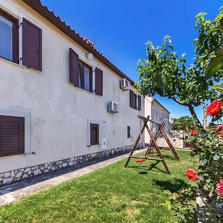 Three-bedroom In Vodnjan Appartamento *