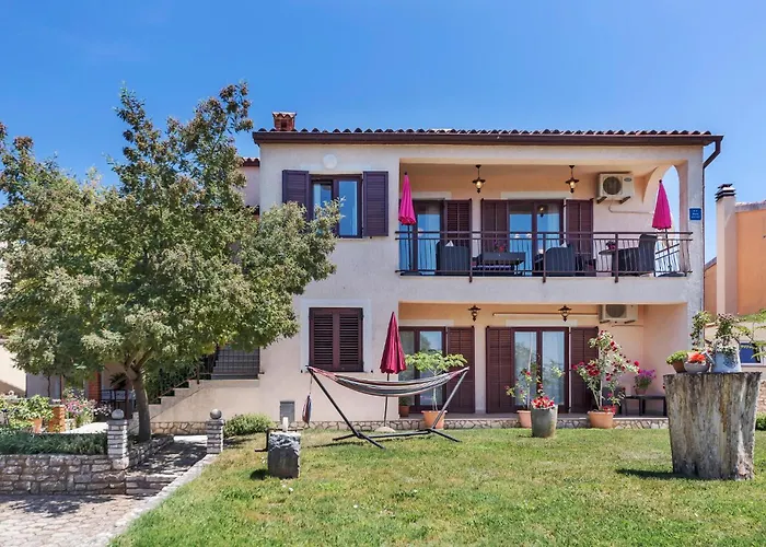 Three-bedroom In Appartement *