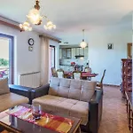 아파트 Three-bedroom In